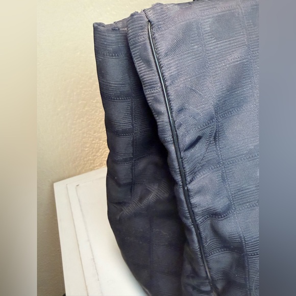 “Host Pick” CHANEL 🤩 Large Travel Line Tote MM Tote Bag Nylon Jacquard Leather - Picture 10 of 15